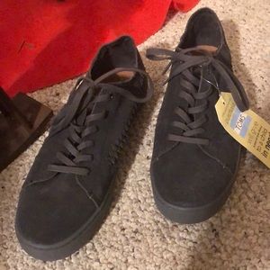 NWT Toms sneakers